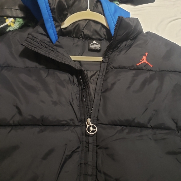 JORDAN YOUTH-13-15 YRS JACKET BLACK-BLUE...SIZE: XL - Picture 3 of 10